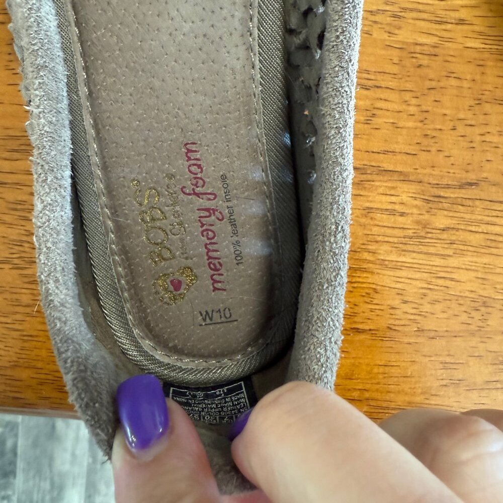 Suede Bobs Size 10 Memory Foam - Picture 7 of 7